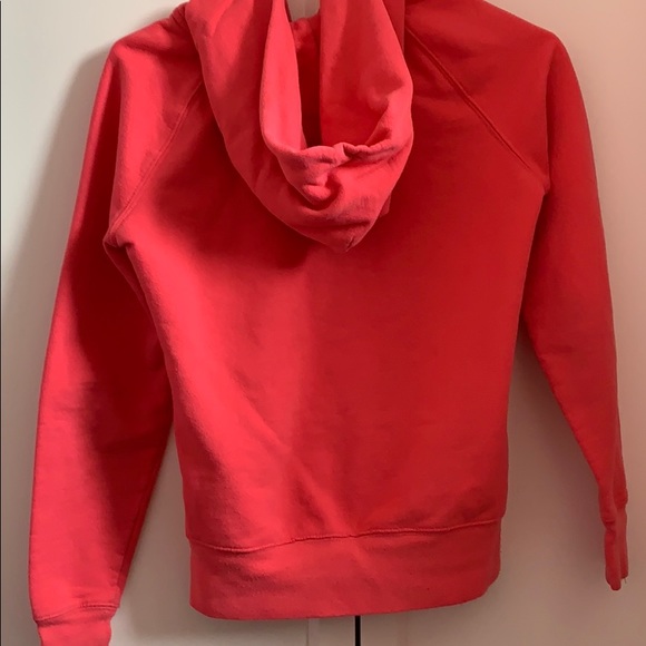 Cute, pink gap sweater in perfect condition. - Picture 3 of 4